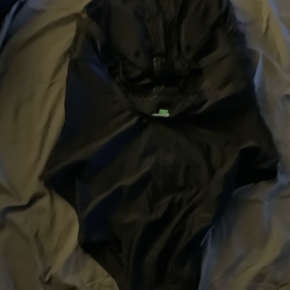 Swimsuit - Picture 4 of 5